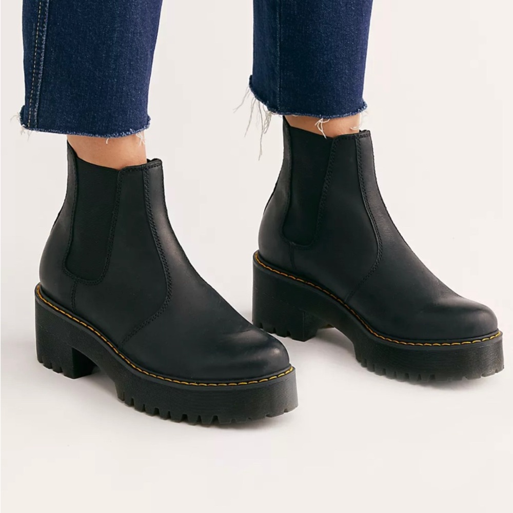 ☀️end of summer sale☀️ Dr. Marten Chelsea Boot Leather Size 37